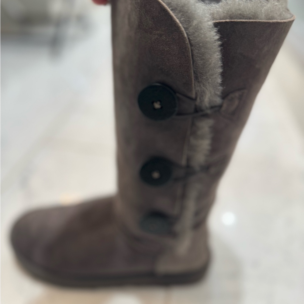 UGG Bailey Button Triplet II Boot - Picture 7 of 12
